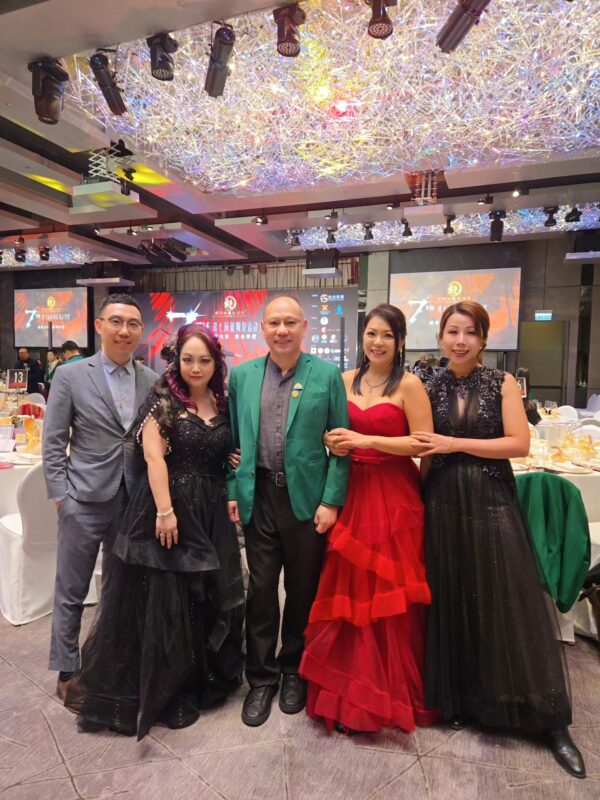 582515703_10241778716551270_825891351104048908_n